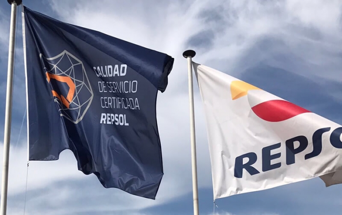 Bandera con la que Repsol destaca la excelencia en el servicio de sus gasolineras