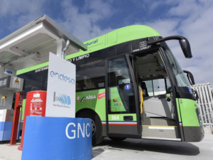 Repostar gas natural en Valencia: GNL y GNC